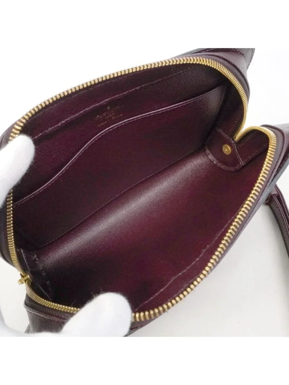 Louis Vuitton Clutch Taiga Baikal Acajou